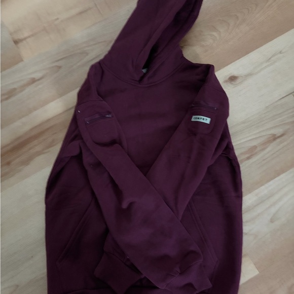 Comfrt Sweaters - Comfort Plum Hoodie with Zipper Pockets Never Worn